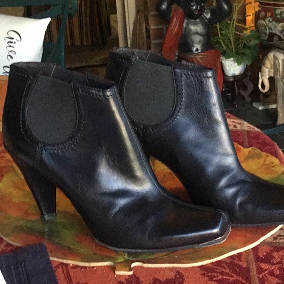 Black Leather Donald J Pliner boots - Picture 3 of 3